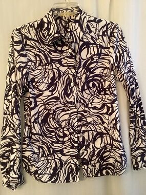 JACK ROGERS.. Casually Tailored Blouse… size petite small